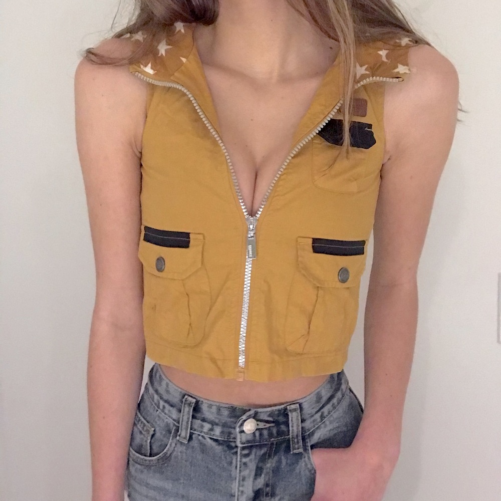 VINTAGE bombshell star crop vest